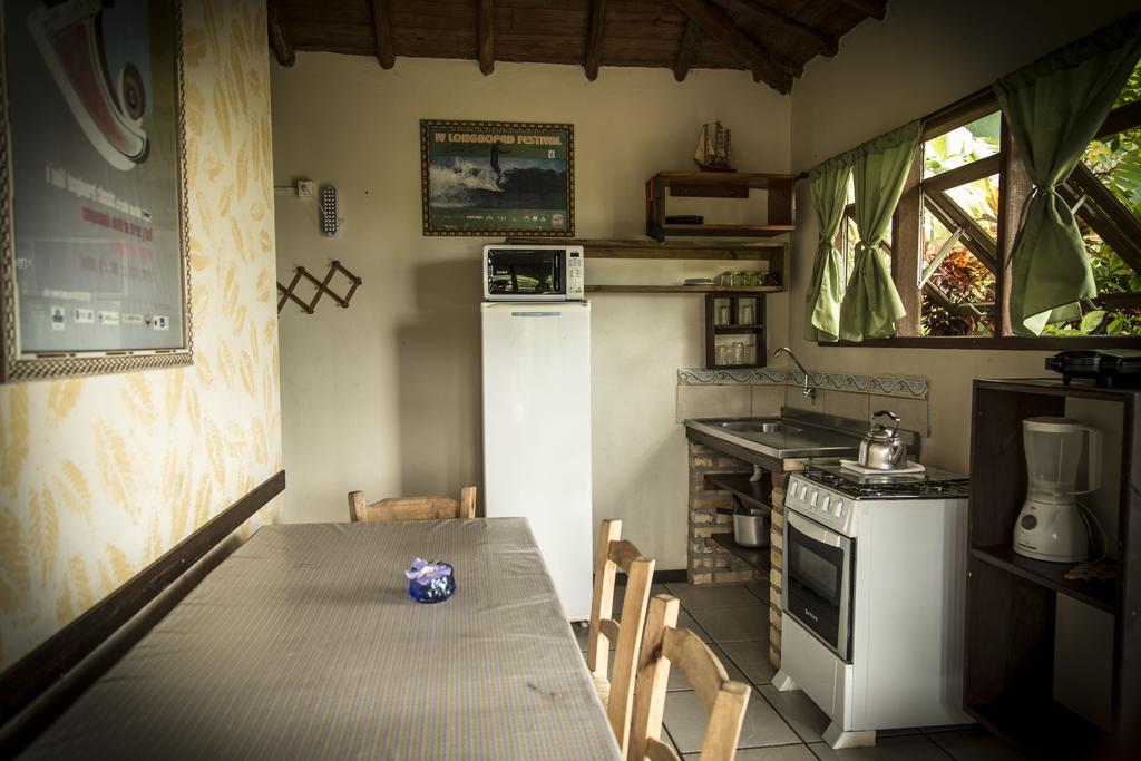 Pousada Vale Verde Bungalows Praia do Rosa Ruang foto